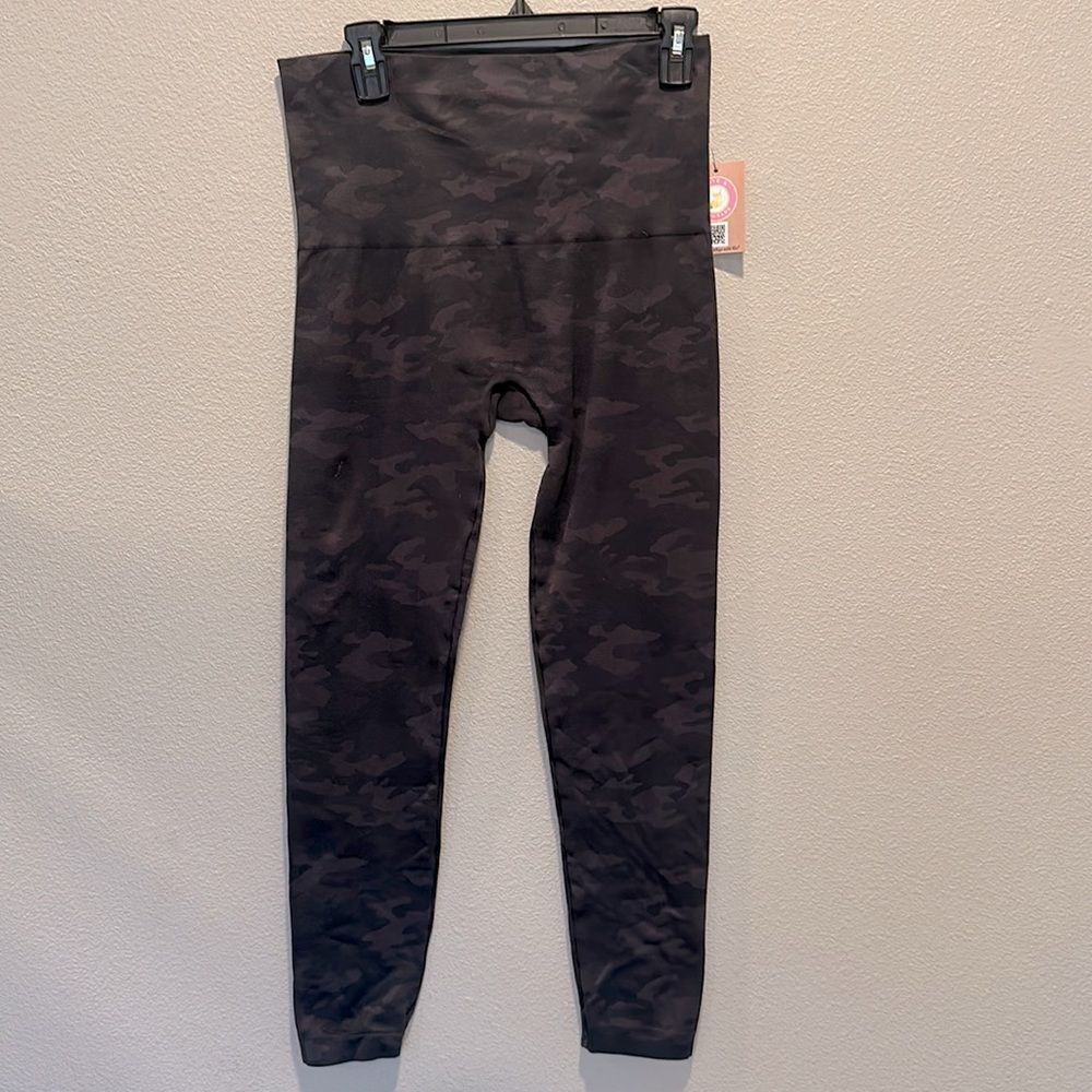 Spanx Black Camo 2X‎ Leggings